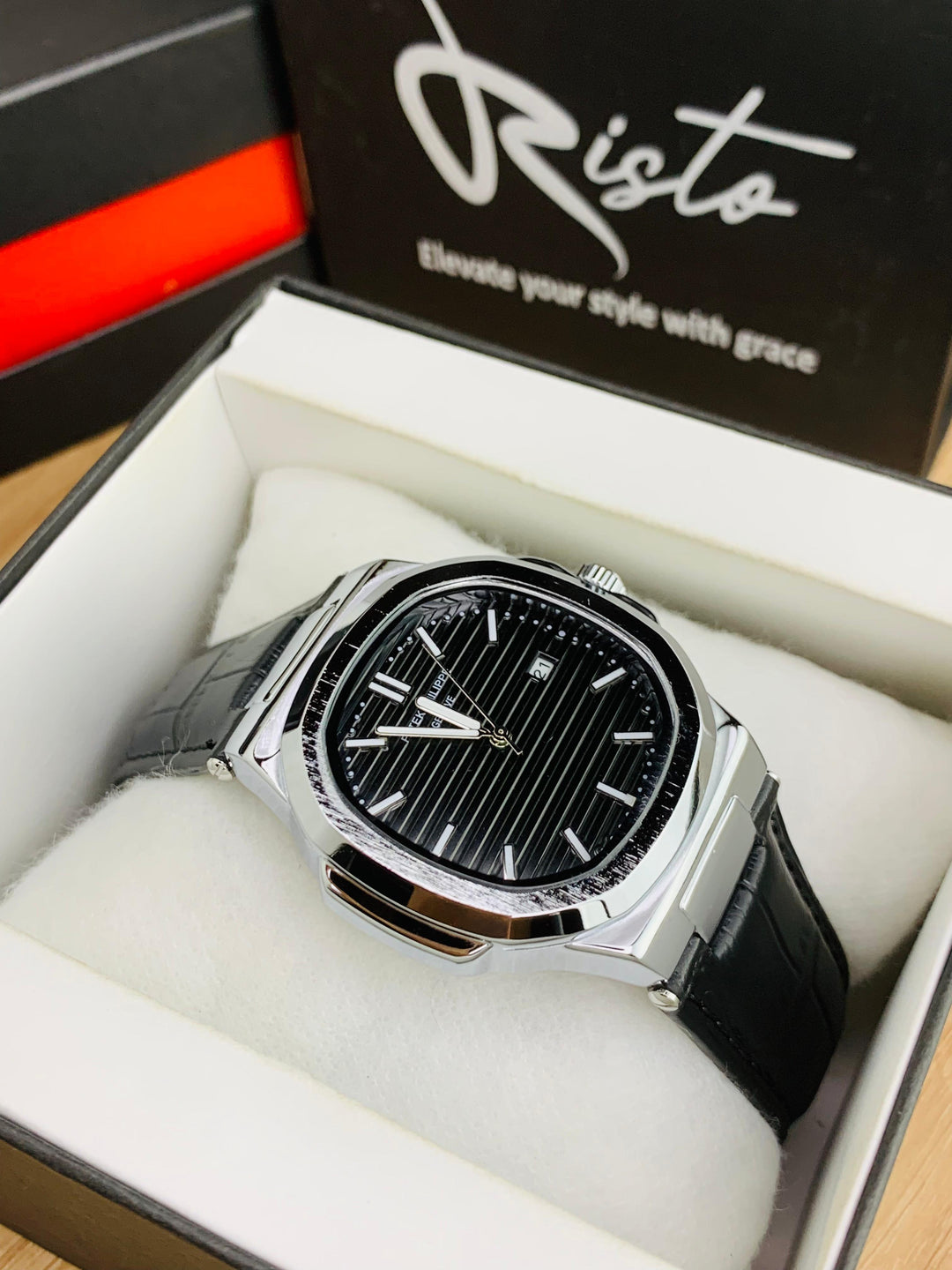 Patek Philippe Nautilus - Leather Strap Black & Black